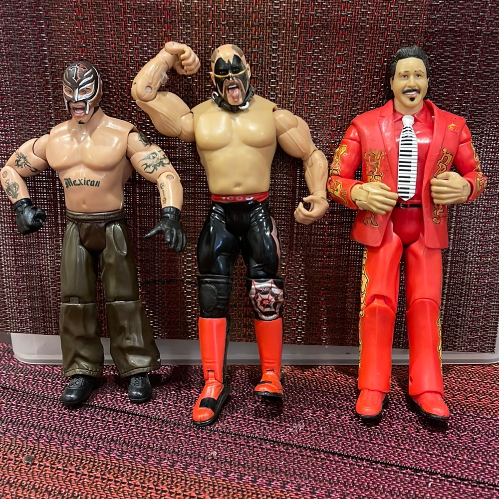Set of 3 WWE action figures